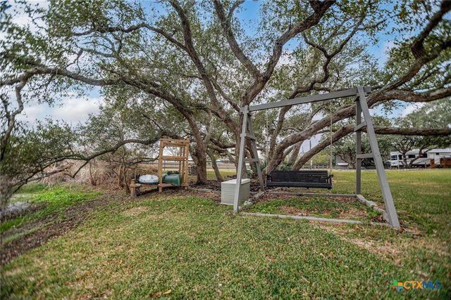 1236 Riverside Drive, Palacios, TX 77465