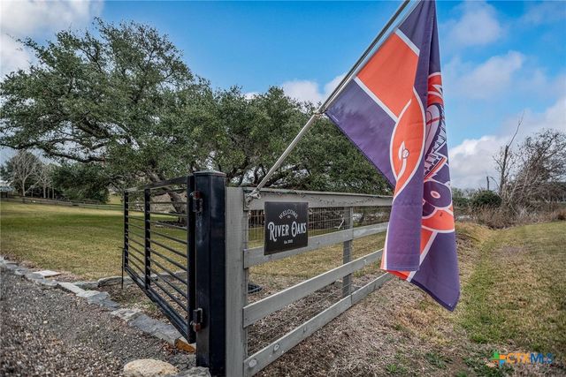 1236 Riverside Drive, Palacios, TX 77465