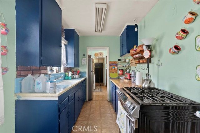 12323 Edgebrook Avenue, Lynwood, CA 90262