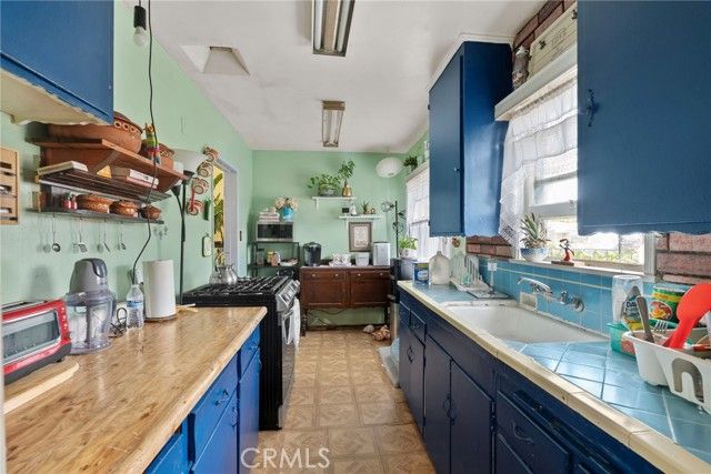 12323 Edgebrook Avenue, Lynwood, CA 90262