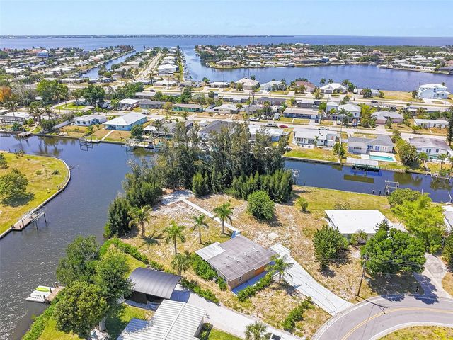 891 PALMETTO DRIVE NE, Port Charlotte, FL 33952