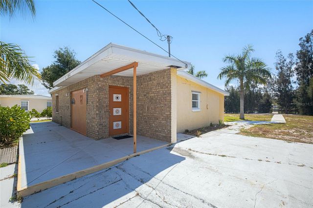 891 PALMETTO DRIVE NE, Port Charlotte, FL 33952