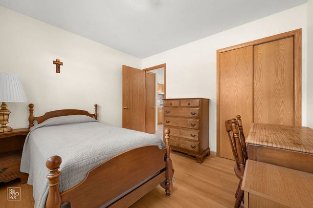 9972 Ivanhoe Avenue, Schiller Park, IL 60176