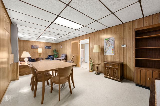 9972 Ivanhoe Avenue, Schiller Park, IL 60176