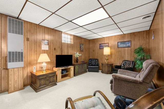 9972 Ivanhoe Avenue, Schiller Park, IL 60176