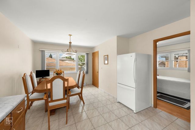 9972 Ivanhoe Avenue, Schiller Park, IL 60176