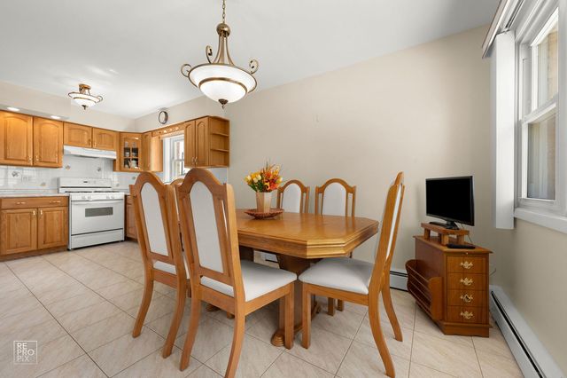 9972 Ivanhoe Avenue, Schiller Park, IL 60176