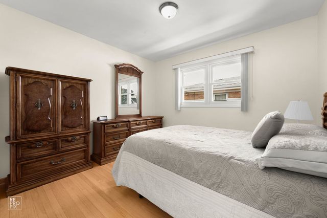 9972 Ivanhoe Avenue, Schiller Park, IL 60176