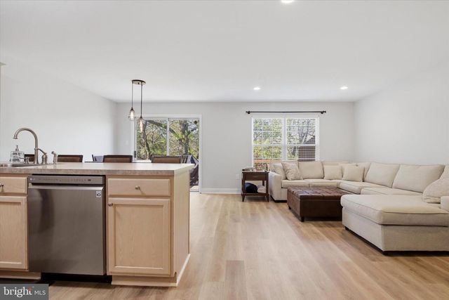 325 GREEN VIEW CT, Plymouth Meeting, PA 19462