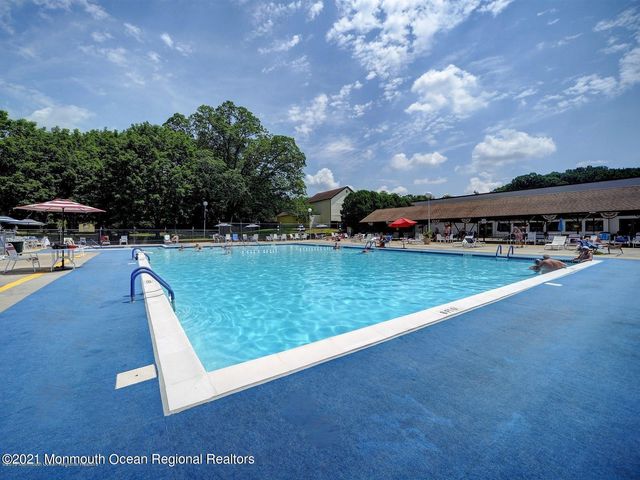 118 Amberly Drive J, Manalapan, NJ 07726