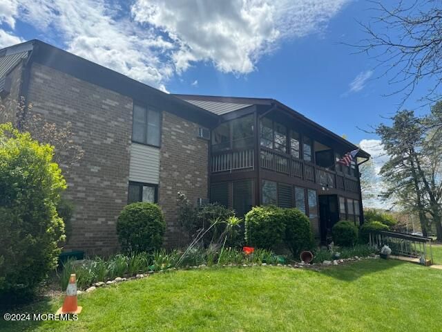 118 Amberly Drive J, Manalapan, NJ 07726