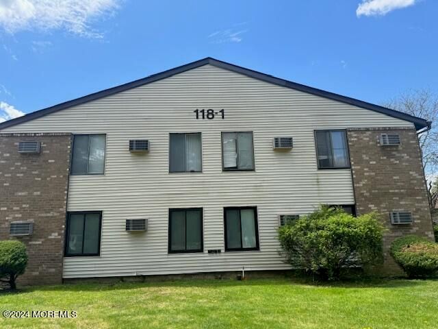 118 Amberly Drive J, Manalapan, NJ 07726