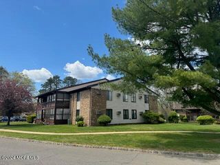 118 Amberly Drive J, Manalapan, NJ 07726