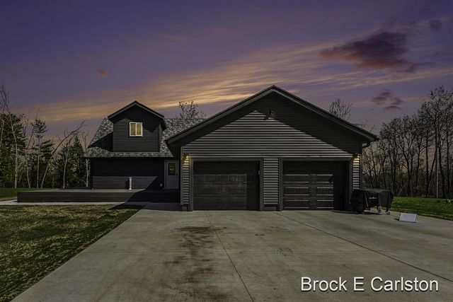 3233 Becker Road, Muskegon, MI 49445