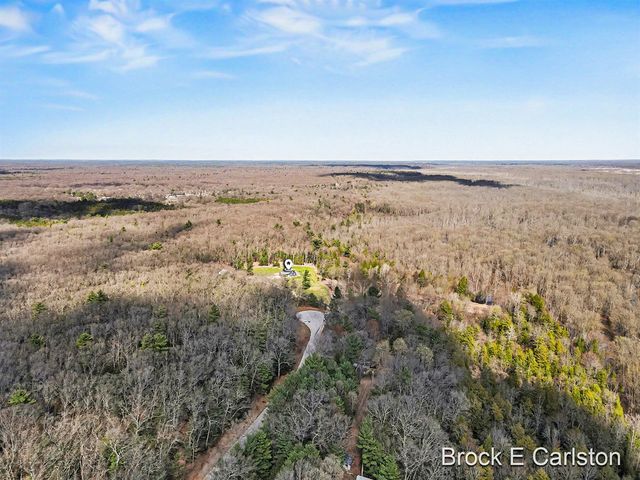 3233 Becker Road, Muskegon, MI 49445