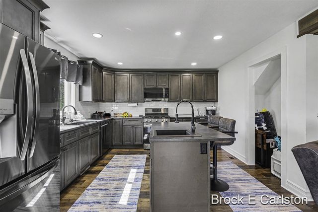 3233 Becker Road, Muskegon, MI 49445