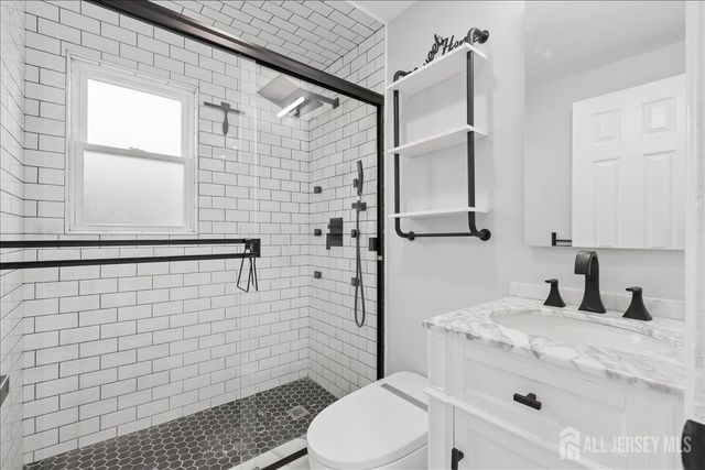 92 William Street, Carteret, NJ 07008