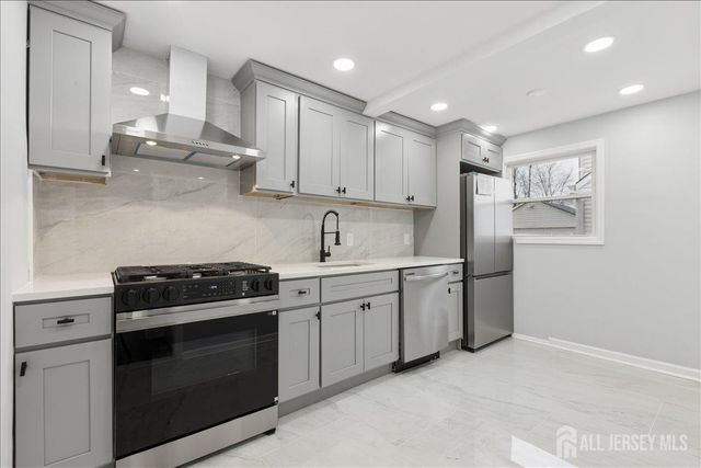 92 William Street, Carteret, NJ 07008