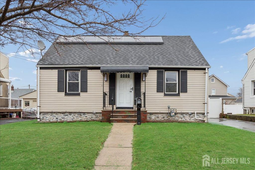 92 William Street, Carteret, NJ 07008