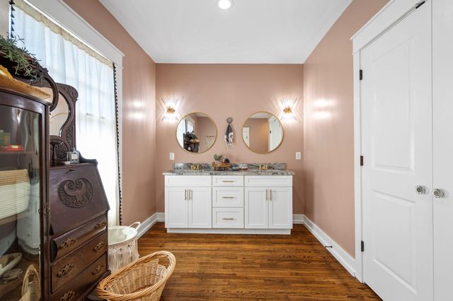 4620 Saint Elmo Avenue, Chattanooga, TN 37409