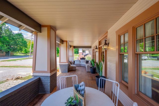 4620 Saint Elmo Avenue, Chattanooga, TN 37409