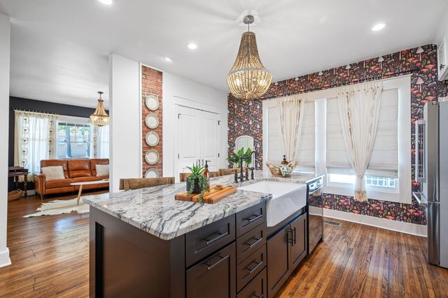 4620 Saint Elmo Avenue, Chattanooga, TN 37409