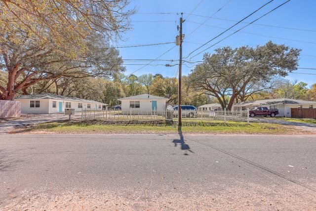 4345 Leslie Street, North Charleston, SC 29418