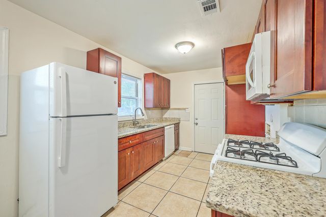 4345 Leslie Street, North Charleston, SC 29418