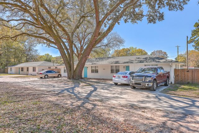 4345 Leslie Street, North Charleston, SC 29418