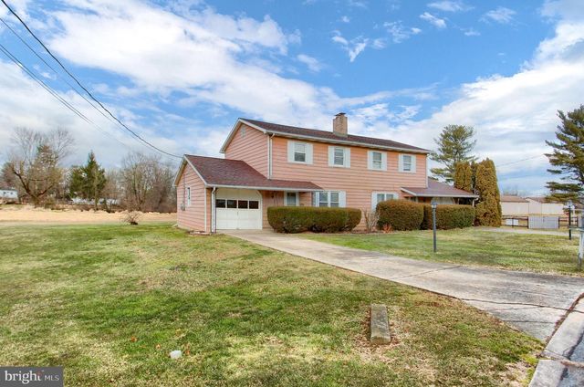 923-925 SPRING CIR, Mechanicsburg, PA 17050