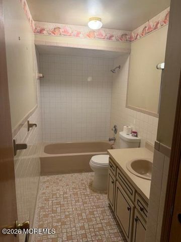 820 5th Avenue, Toms River, NJ 08757