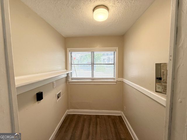 939 N Eugenia Place NW, Atlanta, GA 30318