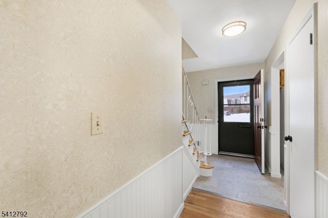 91 Devonshire Ct, Hillsborough Twp., NJ 08844