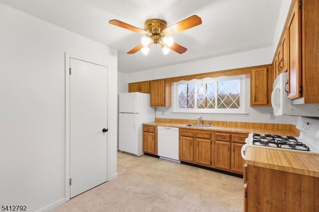 91 Devonshire Ct, Hillsborough Twp., NJ 08844