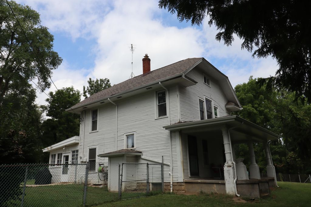 784 N 625 E, Westville, IN 46391