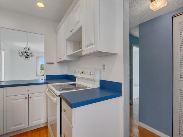 5373 SE Miles Grant Road 208, Stuart, FL 34997