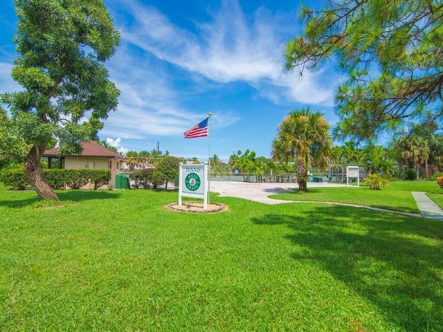 5373 SE Miles Grant Road 208, Stuart, FL 34997