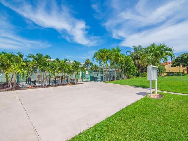 5373 SE Miles Grant Road 208, Stuart, FL 34997