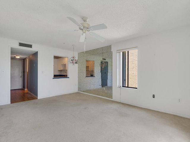 5373 SE Miles Grant Road 208, Stuart, FL 34997