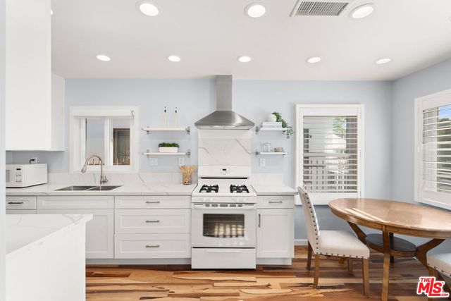 8911 Cattaraugus Avenue, Los Angeles, CA 90034