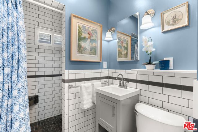 8911 Cattaraugus Avenue, Los Angeles, CA 90034