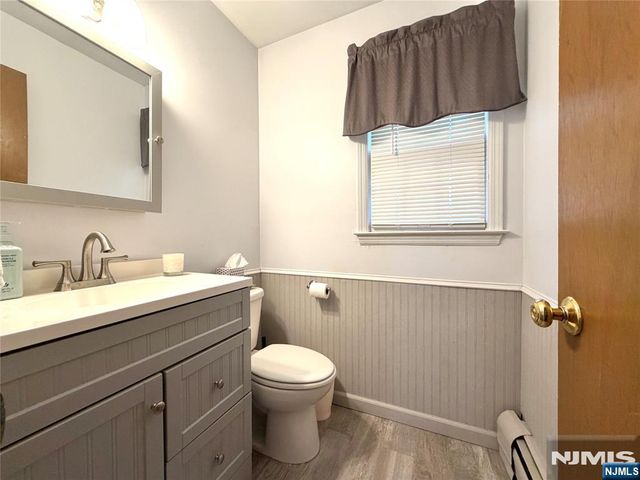 34 Meyerhoff Place B, Oradell, NJ 07649