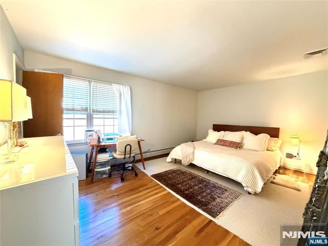 34 Meyerhoff Place B, Oradell, NJ 07649