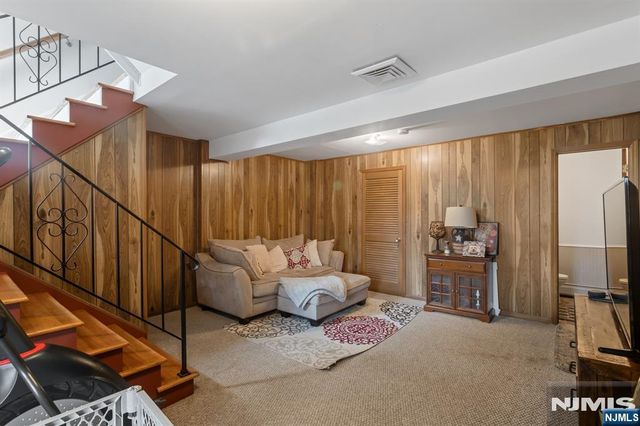 34 Meyerhoff Place B, Oradell, NJ 07649