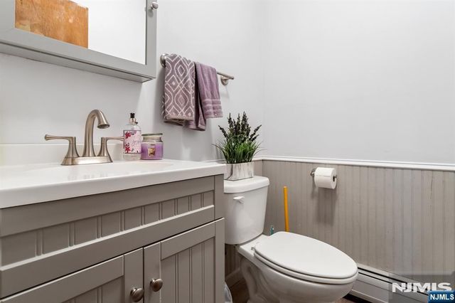 34 Meyerhoff Place B, Oradell, NJ 07649