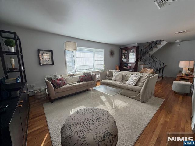 34 Meyerhoff Place B, Oradell, NJ 07649