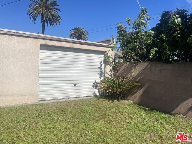 1026 W 101st Street, Los Angeles, CA 90044