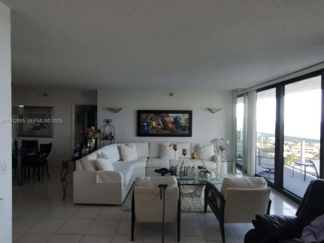 20515 E Country Club Drive 2047, Aventura, FL 33180