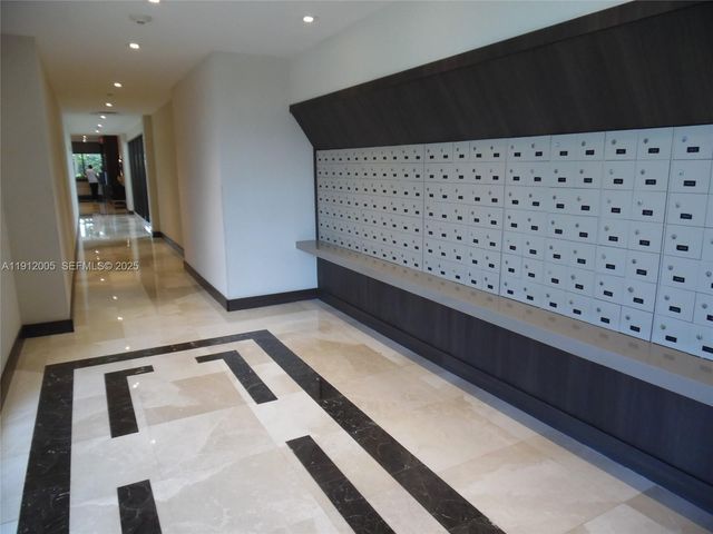 20515 E Country Club Drive 2047, Aventura, FL 33180