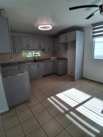 J3 SEROTINA BOSQUE DE LOS PINOS, Bayamon, PR 00956